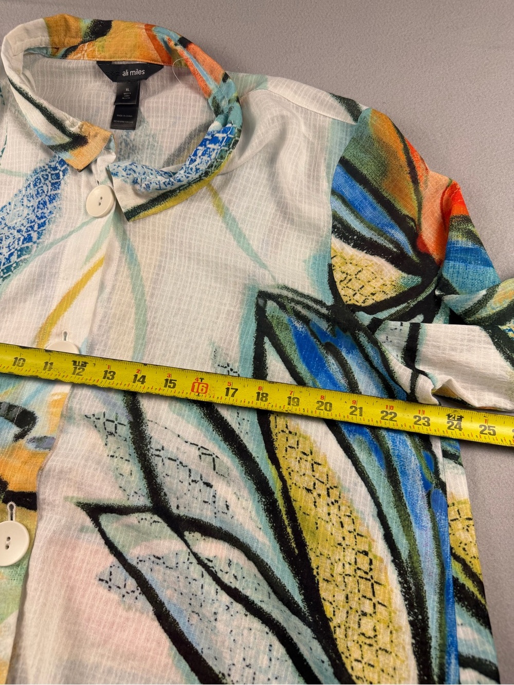 Ali Miles Multicolor Abstract Floral Button-Down Top - Picture 5 of 7